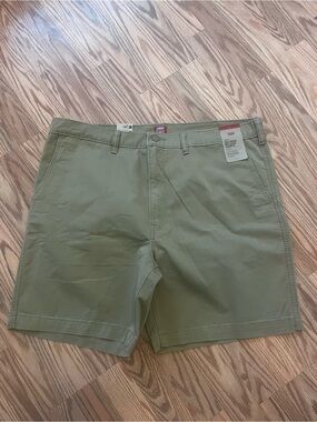 NWT Levi's XX Chino Relaxed Fit Men's Shorts 8” inseam Khaki Stretch MSRP $49.50